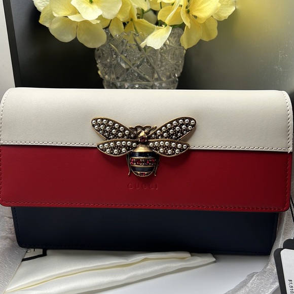 Gucci Handbags - Gucci NWT Calfskin Queen Margaret Wallet on Chain Bag 💕Host Pick💕 Bee Logo
